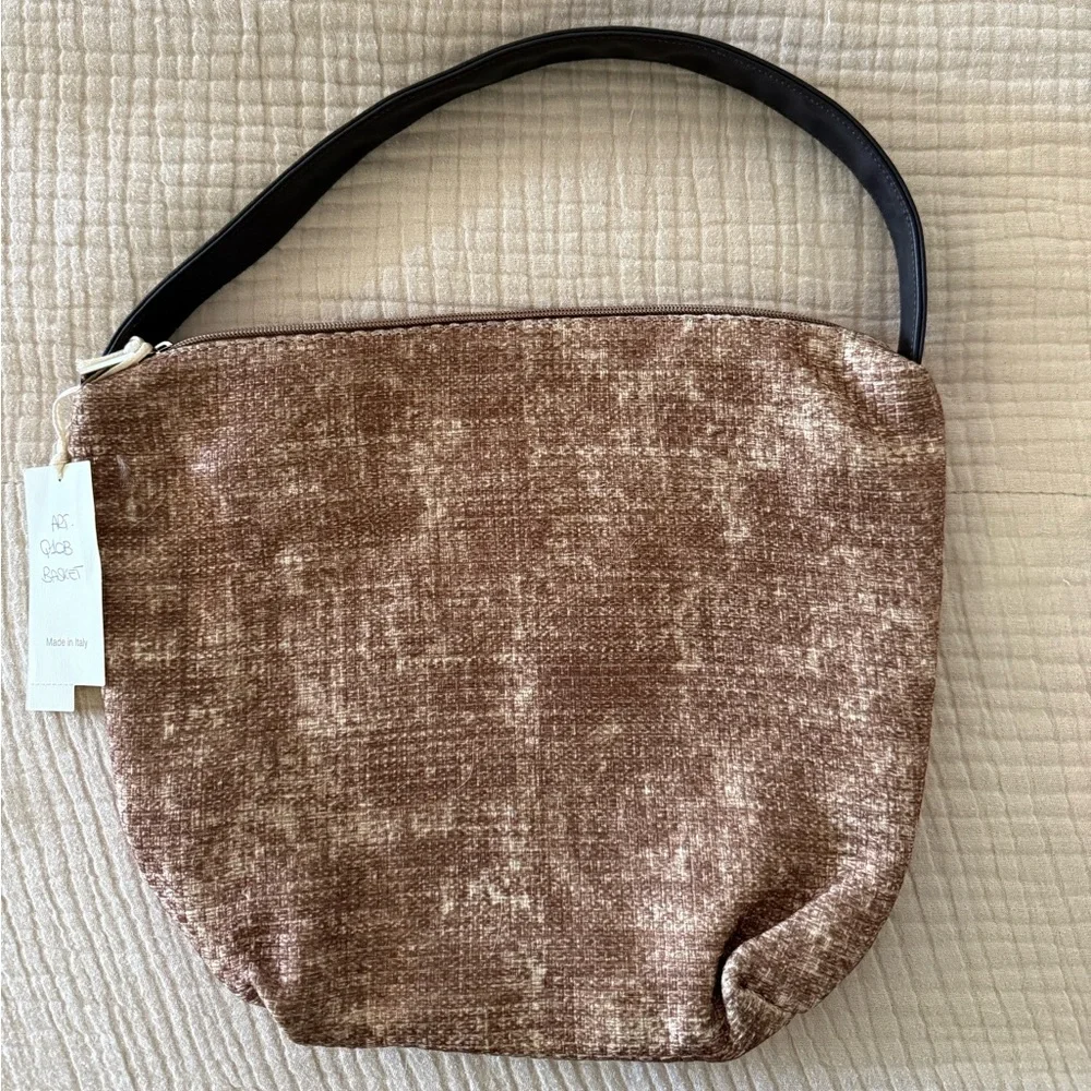Italian Made Textured Handbag - Picture 3 of 4